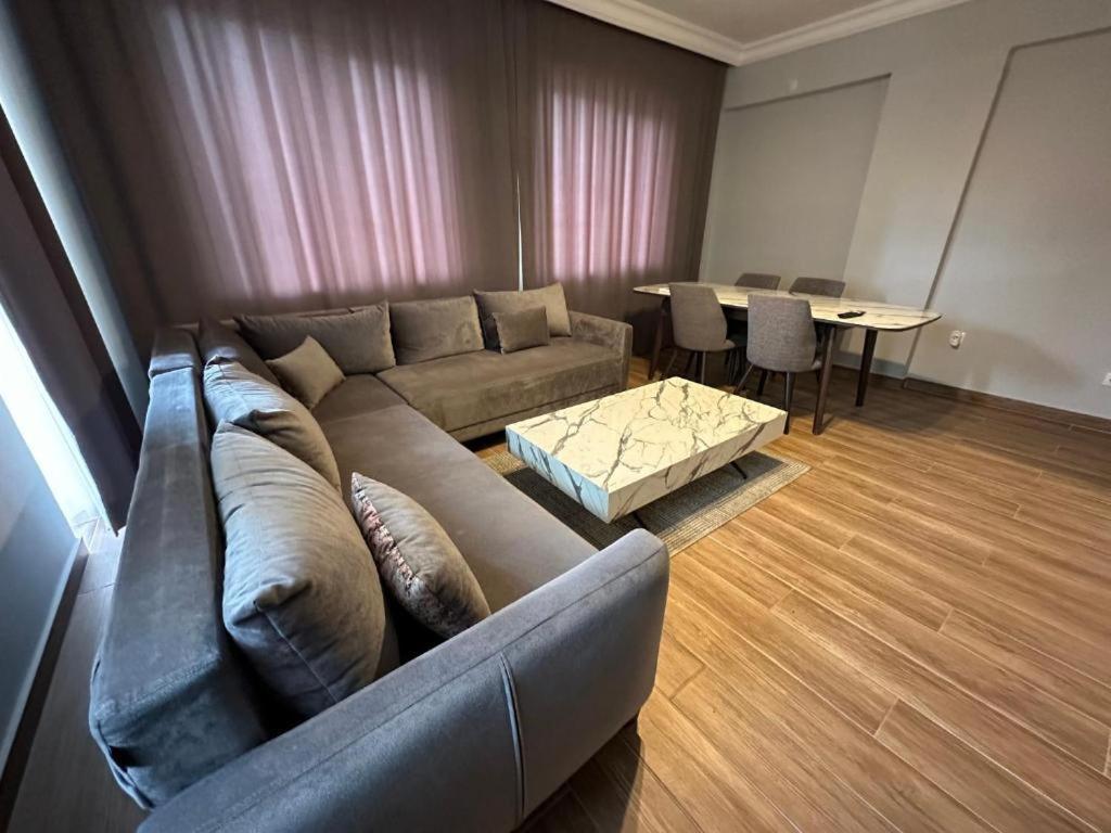 Lara'S Suite 安塔利亚 外观 照片